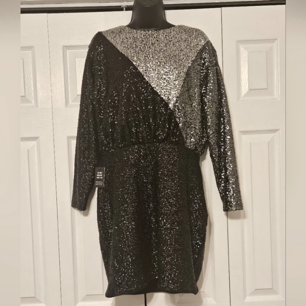 NWT Express  Colorblock Long Sleeves Black Silver Sequin Party Cocktail Dress